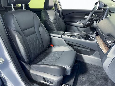 Certified 2024 Nissan Rogue Platinum image 17