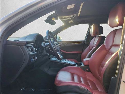 Used 2017 Porsche Macan Turbo image 11