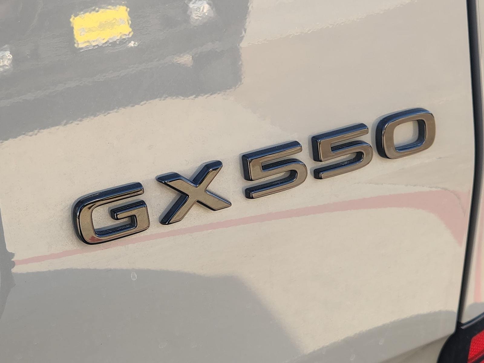 Used 2025 Lexus GX 550 w/ Accessory Package (2T) AWD/4WD image 12