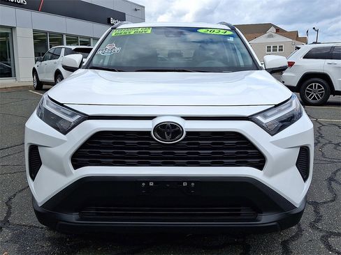Used 2024 Toyota RAV4 XLE image 2