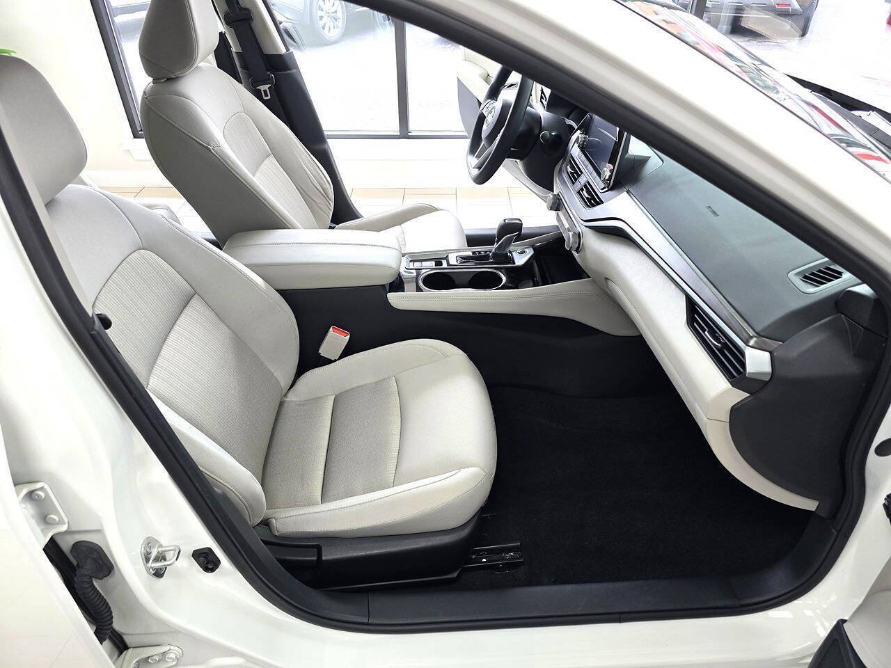 Used 2023 Nissan Altima 2.5 SV AWD/4WD image 24