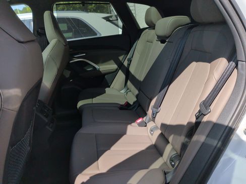 Used 2025 Audi Q5 Premium Plus w/ Premium Plus AWD/4WD image 30