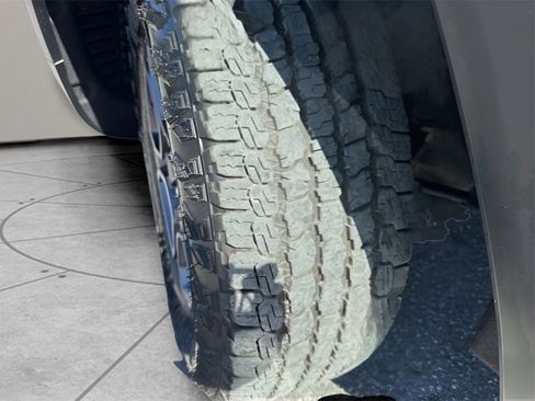 Used 2023 Jeep Grand Cherokee Trailhawk image 37