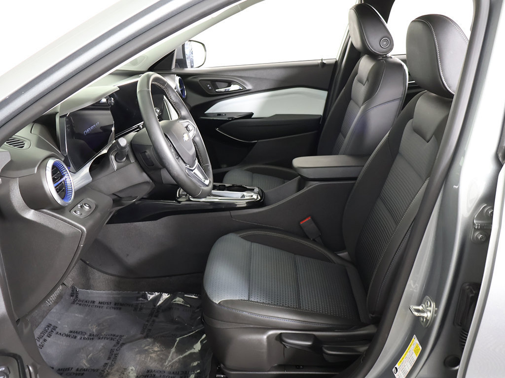 Used 2026 Chevrolet Trax LT w/ Driver Confidence Package FWD image 30