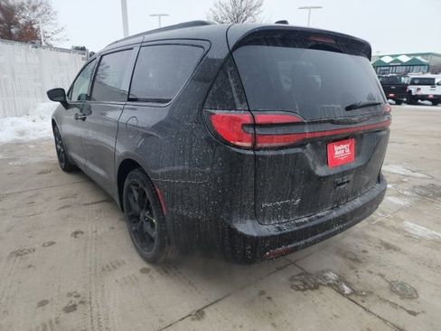 New 2026 Chrysler Pacifica Select w/ S Appearance Package FWD image 22