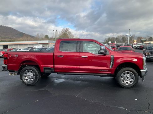 New 2026 Ford F250 Lariat w/ Chrome Package image 4