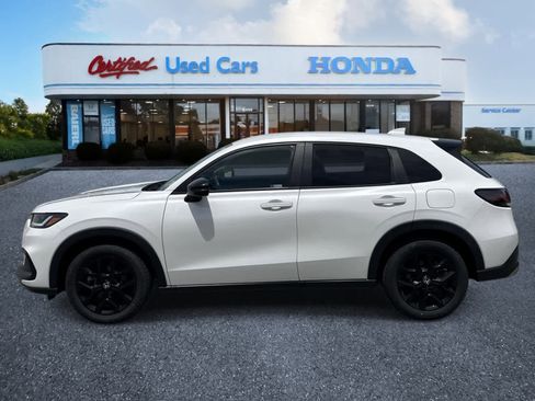 Used 2023 Honda HR-V Sport image 2