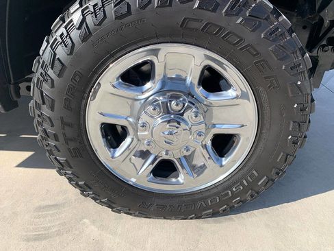 Used 2022 RAM 2500 Tradesman w/ Chrome Appearance Group image 11