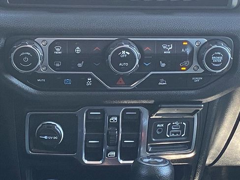 Used 2024 Jeep Wrangler Unlimited w/ Convenience Group AWD/4WD image 11