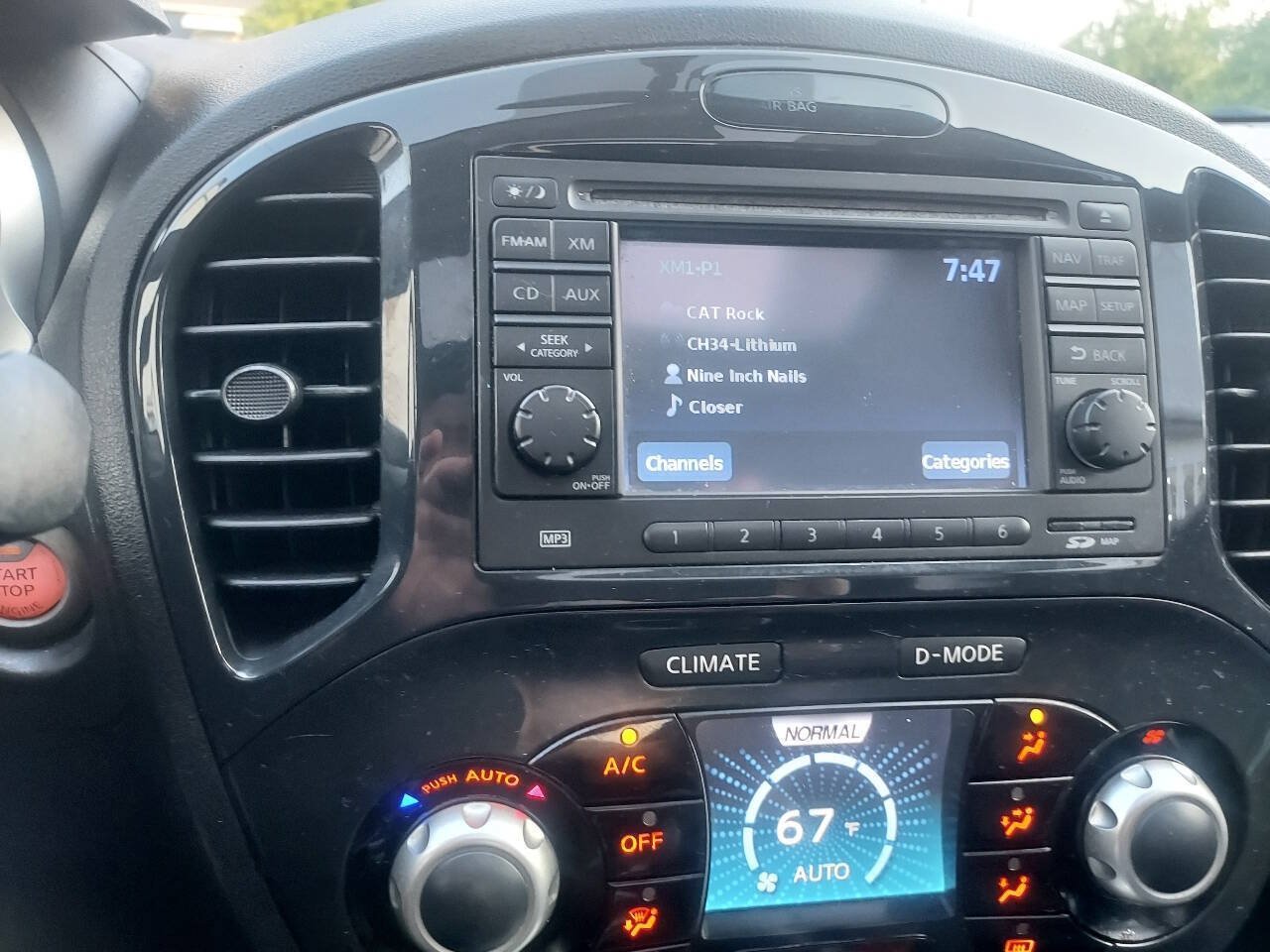 Used 2012 Nissan Juke SL AWD/4WD image 12