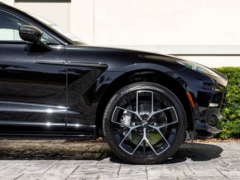 Used 2025 Aston Martin DBX 707 image 22
