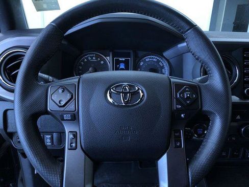 Certified 2021 Toyota Tacoma TRD Off-Road w/ Technology Package AWD/4WD image 16