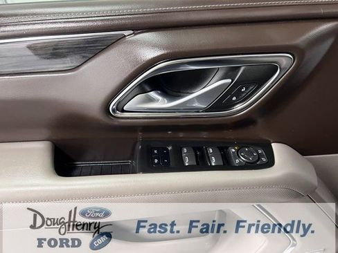 Used 2022 GMC Yukon SLT w/ SLT Premium Package image 23