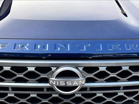 Certified 2023 Nissan Frontier SV w/ Technology Package AWD/4WD image 10