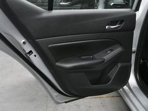 Used 2021 Nissan Altima 2.5 S FWD image 12