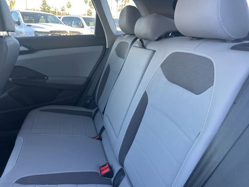 Used 2024 Volkswagen Taos SE image 24