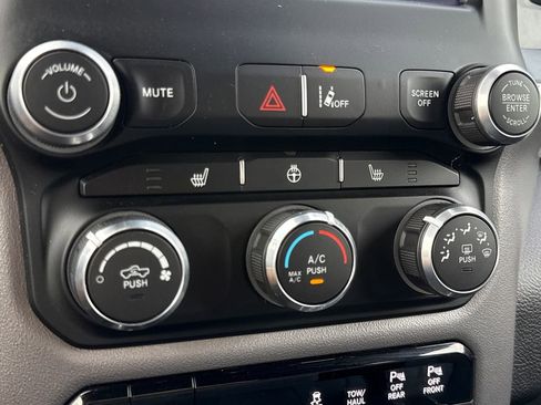 Used 2024 RAM 1500 Big Horn AWD/4WD image 31