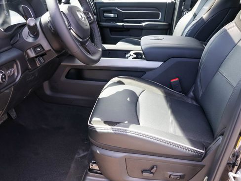 New 2026 RAM 2500 Laramie AWD/4WD image 4