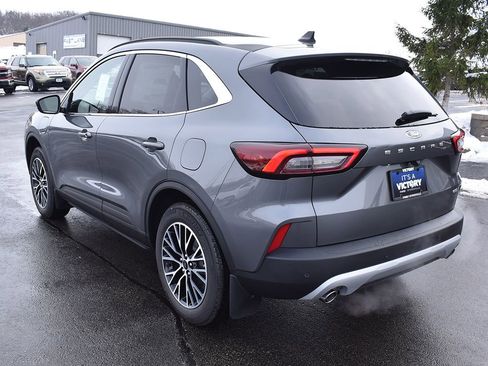 New 2026 Ford Escape SE FWD image 3