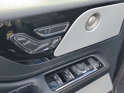 New 2026 Lincoln Aviator Reserve image 9