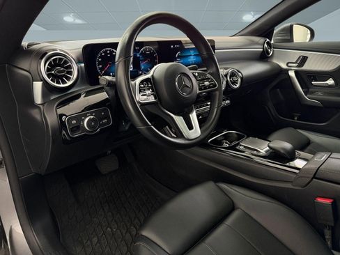Used 2022 Mercedes-Benz CLA 250 image 4