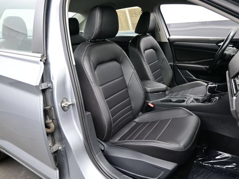 Used 2022 Volkswagen Jetta SE FWD image 14