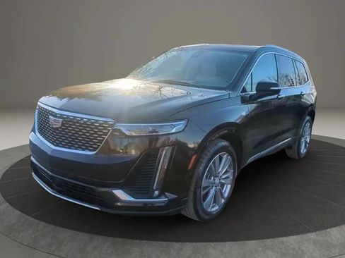 Used 2023 Cadillac XT6 Premium Luxury w/ Technology Package AWD/4WD image 28