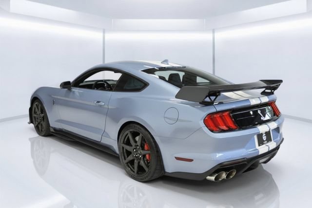 Used 2022 Ford Mustang Shelby GT500 w/ Carbon Fiber Track Pack RWD image 4
