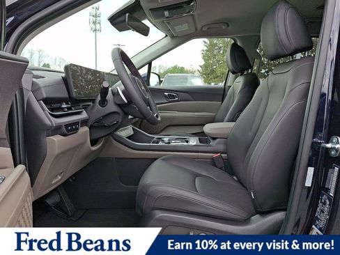 New 2026 Kia Carnival EX FWD image 9