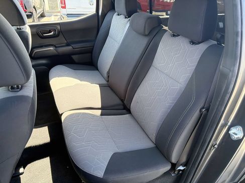 Used 2022 Toyota Tacoma TRD Sport w/ Technology Package RWD image 23