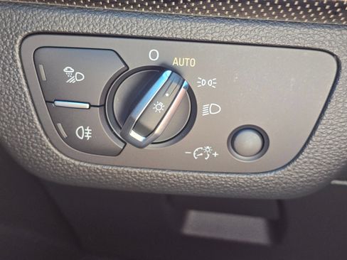 Used 2023 Audi SQ5 Premium Plus w/ Premium Plus Package AWD/4WD image 40