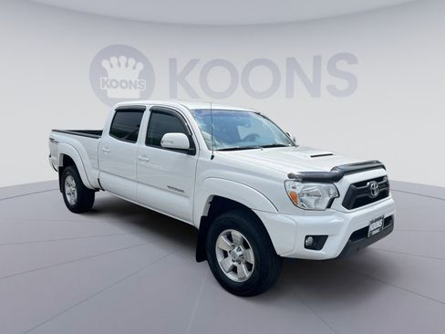 Used 2015 Toyota Tacoma 4x4 Double Cab w/ TRD Sport Package image 18