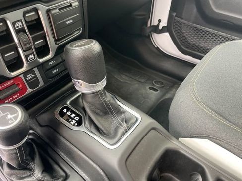 Used 2024 Jeep Gladiator Sport image 21