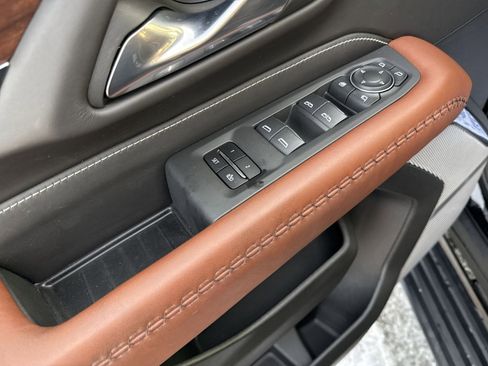 Used 2023 GMC Yukon Denali Ultimate image 14