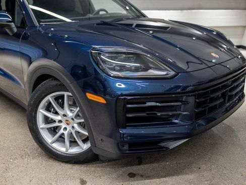 Certified 2025 Porsche Cayenne GTS AWD/4WD image 16