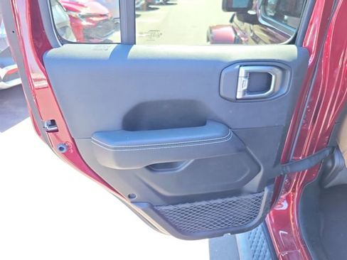 Used 2021 Jeep Gladiator Overland w/ Popular Equipment Package AWD/4WD image 29