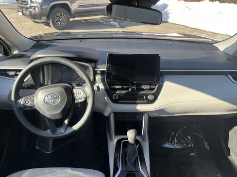 Certified 2025 Toyota Corolla Cross L image 18