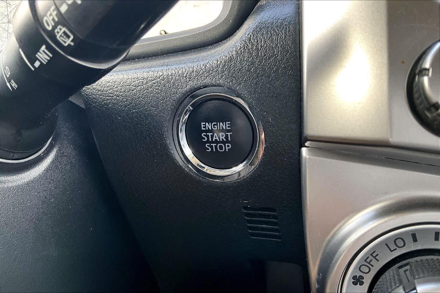 Used 2022 Toyota 4Runner SR5 Premium w/ Moonroof Package RWD image 35