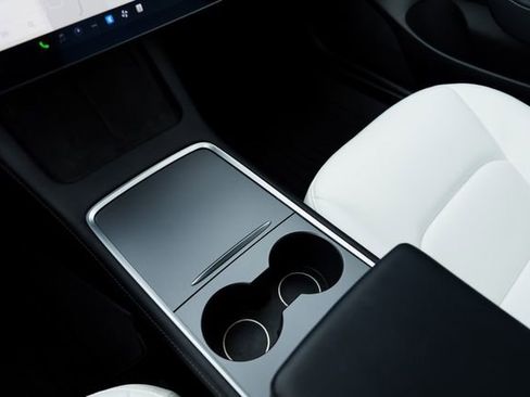Used 2021 Tesla Model 3 Long Range image 23