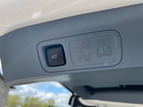 Used 2020 Lincoln Navigator Black Label w/ Cargo Convenience Package AWD/4WD image 23