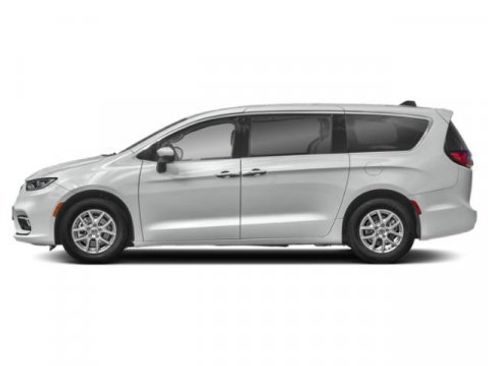 Used 2024 Chrysler Pacifica Touring-L image 8