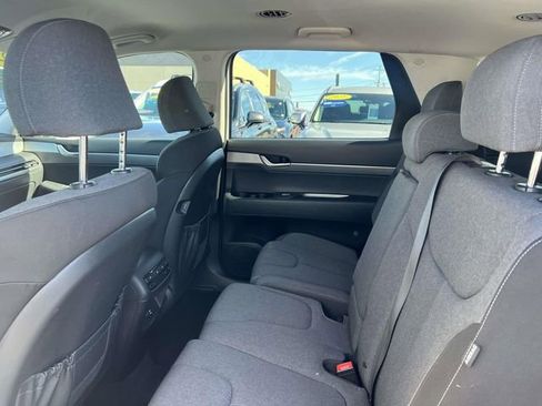 Used 2023 Hyundai Palisade SE image 10