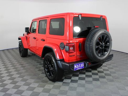 Used 2025 Jeep Wrangler Unlimited Sahara w/ Safety Group AWD/4WD image 21