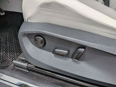 Certified 2024 Volkswagen Tiguan SE R-Line AWD/4WD image 25