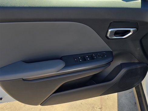 New 2025 Kia K4 LXS image 19