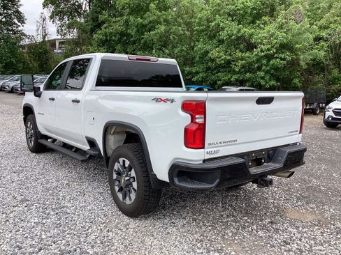 Used 2021 Chevrolet Silverado 2500 Custom w/ Custom Value Package AWD/4WD image 3