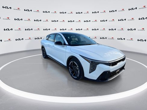 New 2026 Kia K4 EX FWD image 2