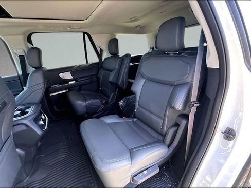 New 2026 Ford Expedition Active AWD/4WD image 10