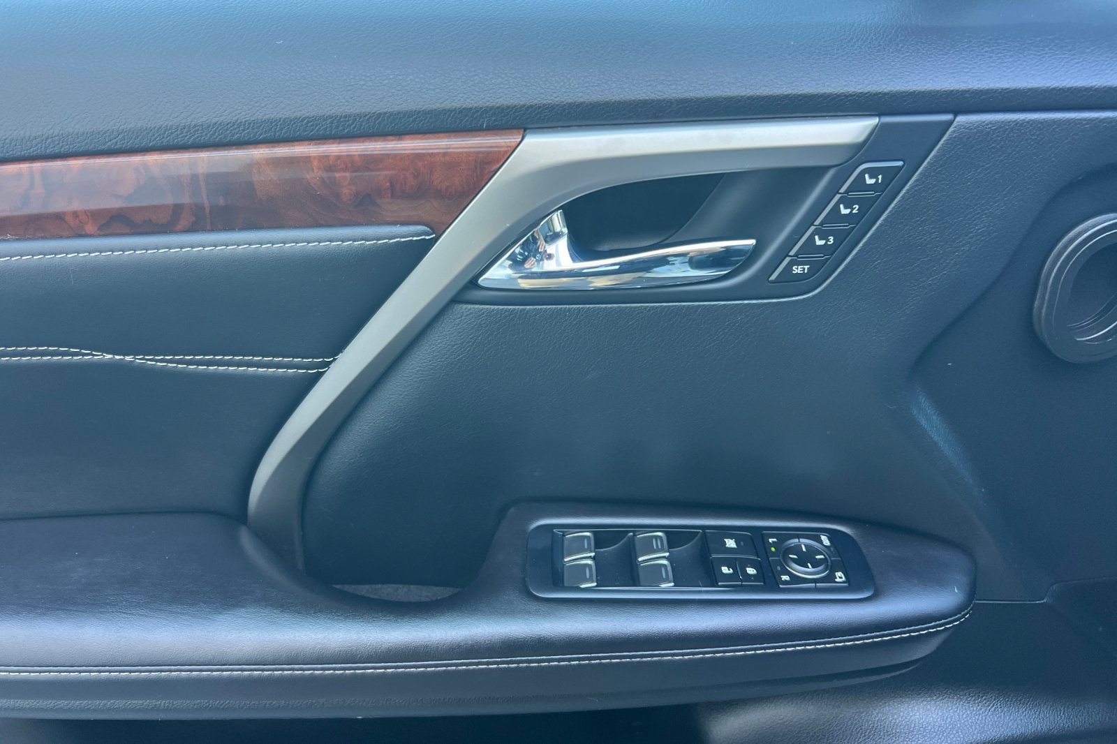 Used 2018 Lexus RX 350L FWD image 11