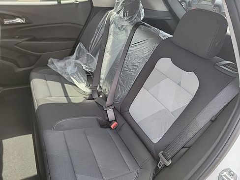 New 2026 Chevrolet Trax LS w/ LS Convenience Package FWD image 10